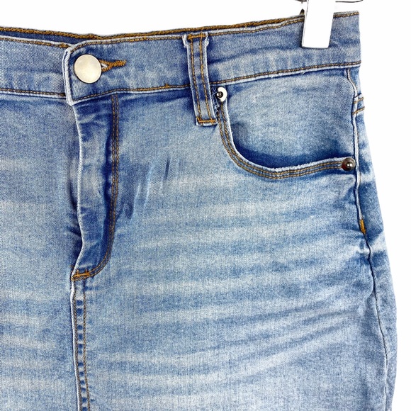 BDG Denim Distressed Boho Mini Skirt Size 6 - Picture 6 of 7